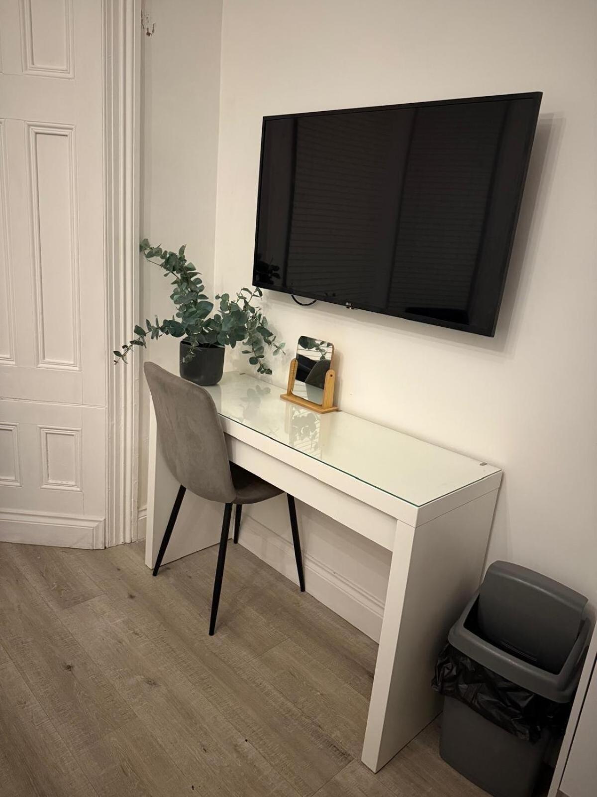 Seaside Studio Apartment Уэстон-сьюпер-Мэр Экстерьер фото
